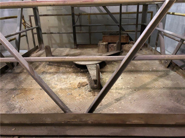 Allis Chalmers 42 X 65 Mk-i Superior Gyratory Crusher)